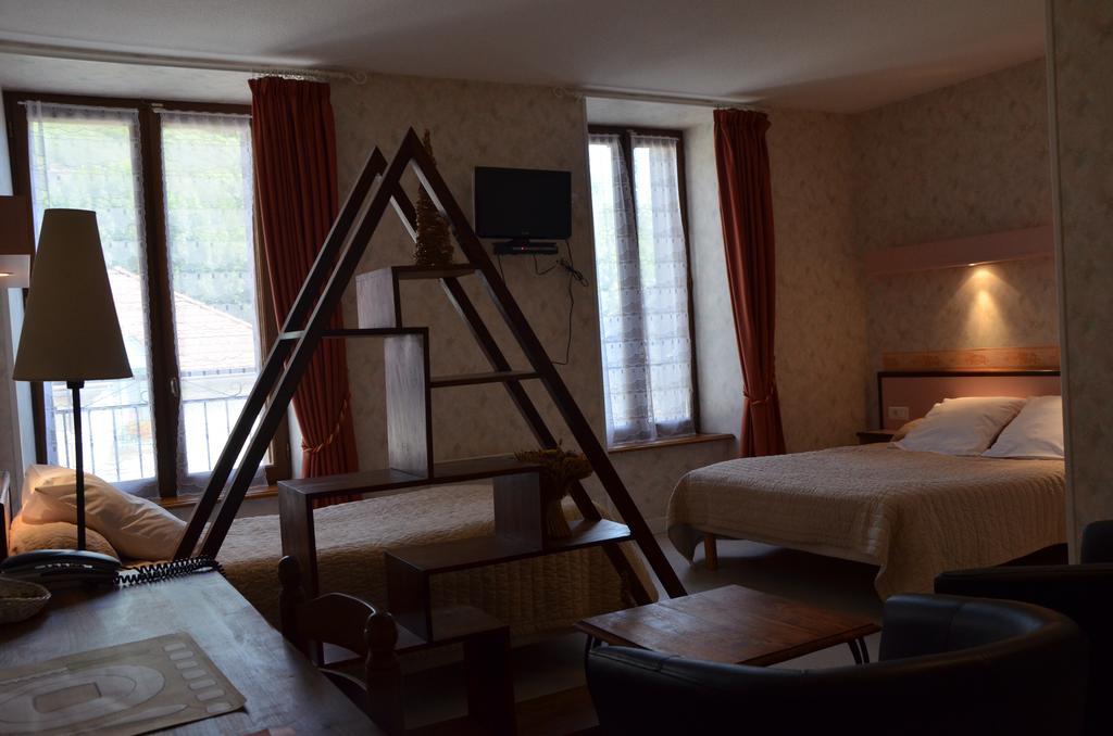 Logis Auberge De L'Allagnonette Saint-Poncy Exterior foto
