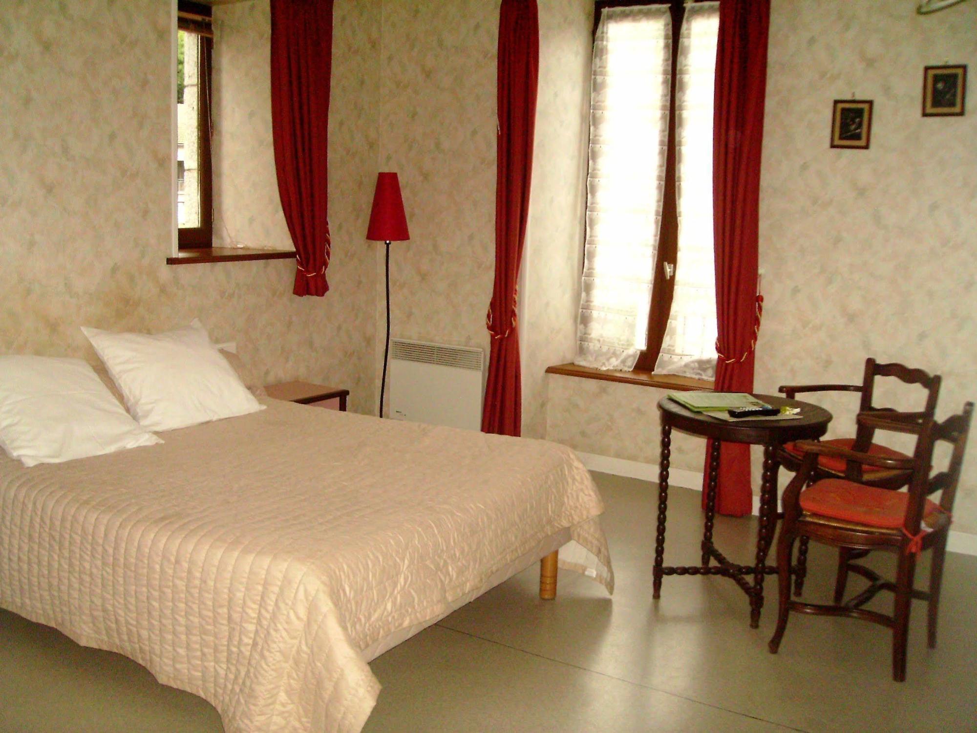 Logis Auberge De L'Allagnonette Saint-Poncy Exterior foto
