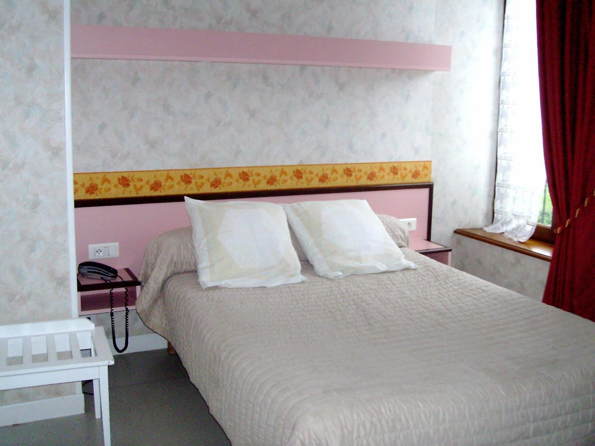 Logis Auberge De L'Allagnonette Saint-Poncy Exterior foto